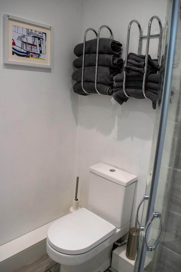 121 Studio - Central Studio Apartment, Terrace & Full Kitchen - Airport & Train Shuttle Bishop's Stortford Exterior photo